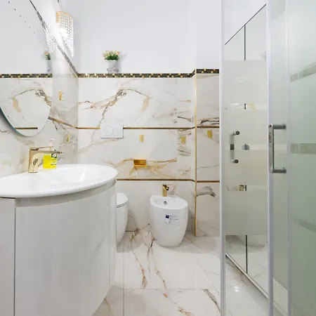 Guesthost - Chic Flat Near Bastione Di Saint Remy Apartament *