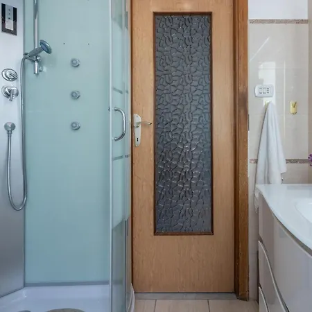 Guesthost - Chic Flat Near Bastione Di Saint Remy Apartament Cagliari
