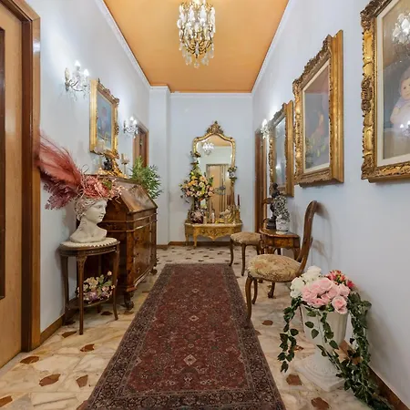 Apartament Guesthost - Chic Flat Near Bastione Di Saint Remy
